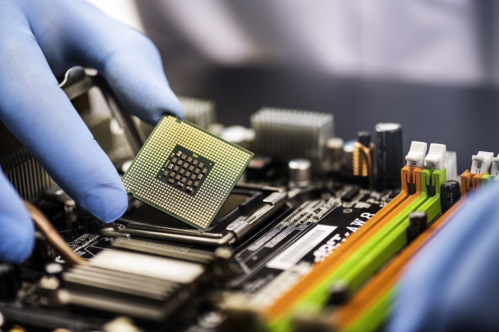 AMD重磅發布新一代AI PC芯片，欲在這一領域取得領先地位！公司股價漲近2%(圖5)