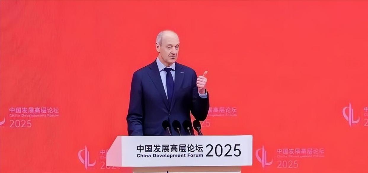 2025芯片大戰迎來分水嶺，中方警告全球“配合美國禁令就是違法”，美媒承認中國超越時刻已到(圖5)